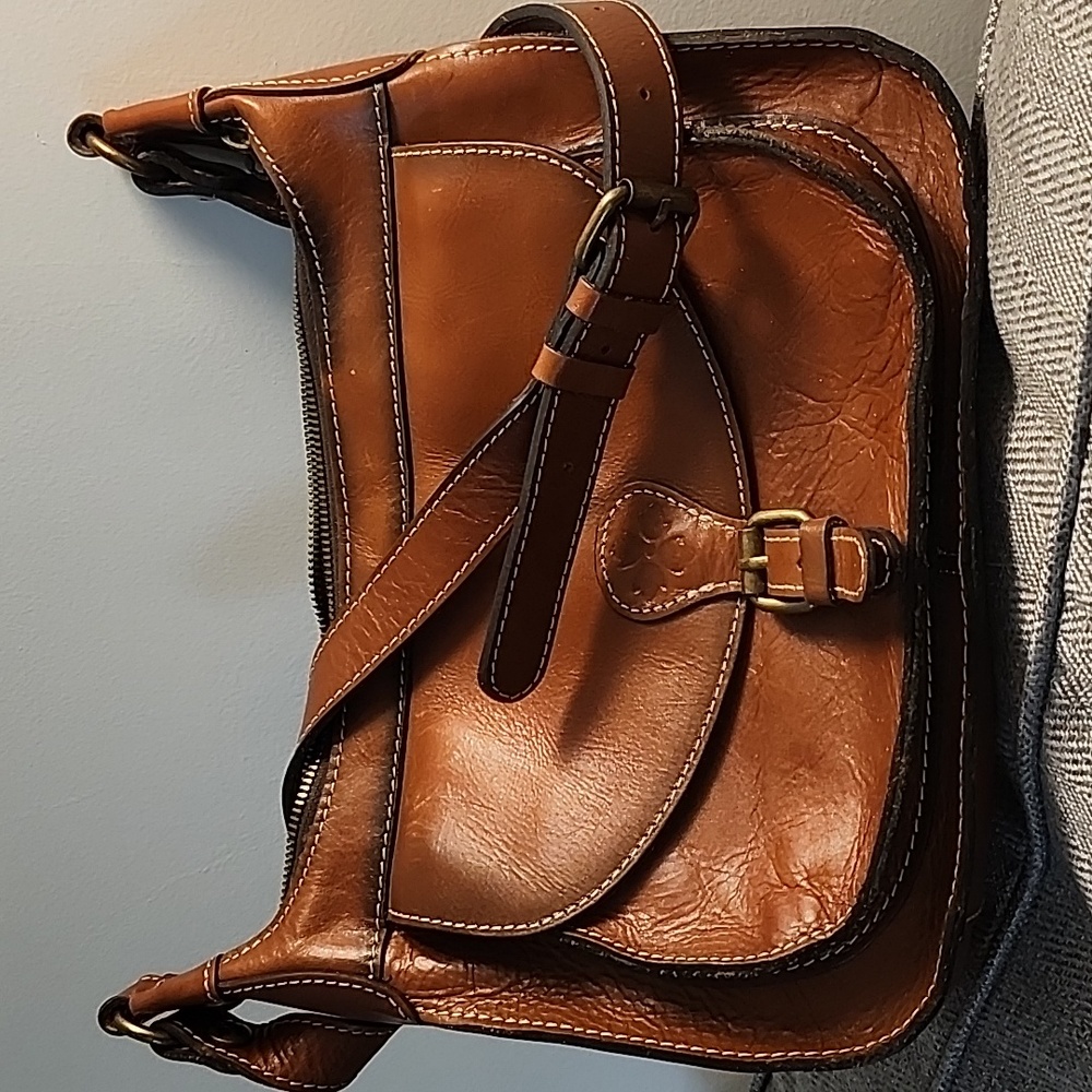 Patricia Nash tan satchel